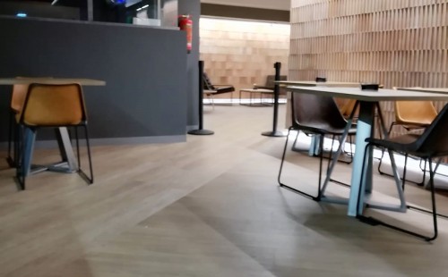 CIERZO BREWPUB: un pavimento moderno, estético y muy funcional 