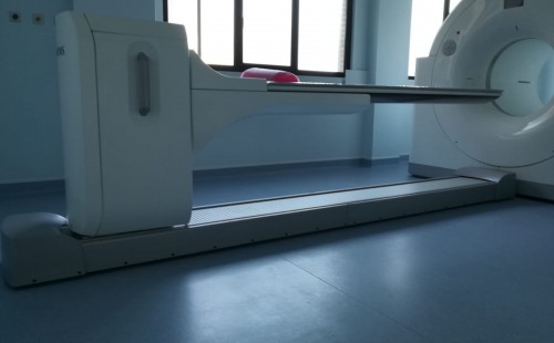 HOSPITAL CLÍNICO: Instalación de Pavimento Conductivo en PET-TAC
