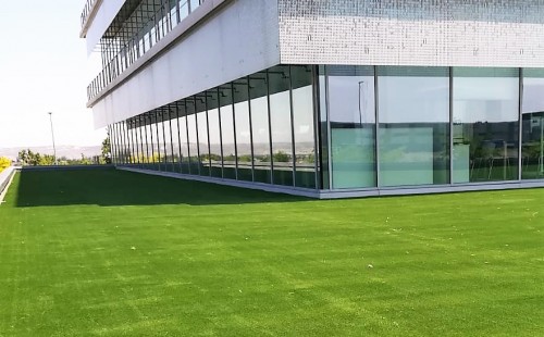 OFICINAS EN PLAZA: ¿Una terraza o un campo de fútbol? 