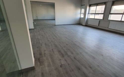 PAVIMENTO LAMINADO EN COLEGIO CRISTO REY DE ZARAGOZA