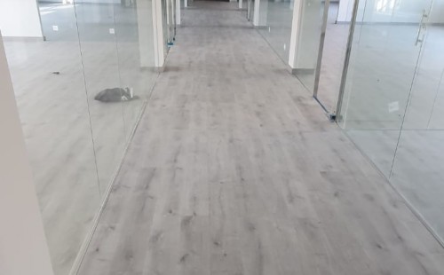 PAVIMENTO LAMINADO EN COLEGIO CRISTO REY DE ZARAGOZA