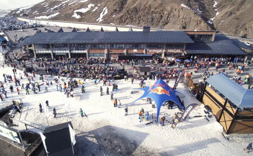 FORMIGAL, ESTACIÓN DE ESQUÍ: Pavimento de las cocinas de Sextas